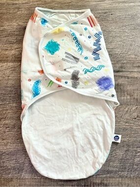 Nested Bean Zen Swaddle Classic One Size 0-6M White Abstract Print